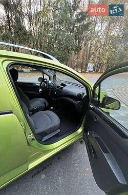 Хэтчбек Chevrolet Spark 2011 в 