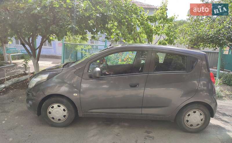 Хэтчбек Chevrolet Spark 2014 в 