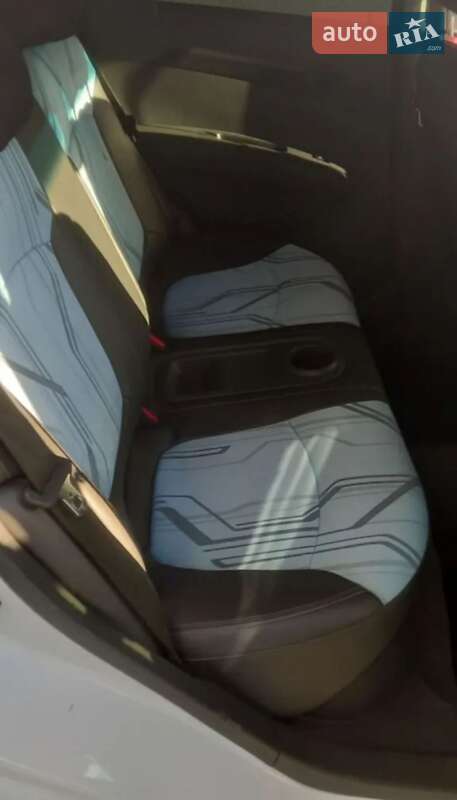 Хетчбек Chevrolet Spark 2016 в Львові