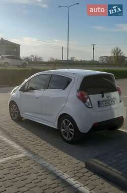 Хэтчбек Chevrolet Spark 2016 в 
