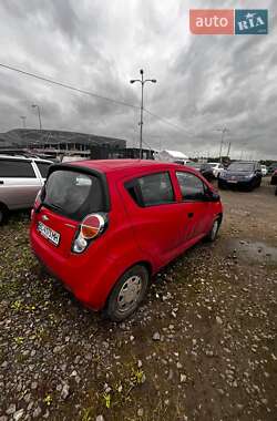 Хетчбек Chevrolet Spark 2010 в 