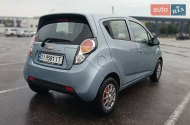 Хэтчбек Chevrolet Spark 2010 в 