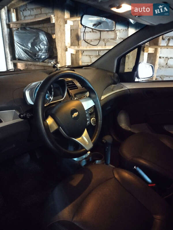 Хэтчбек Chevrolet Spark 2014 в Харькове
