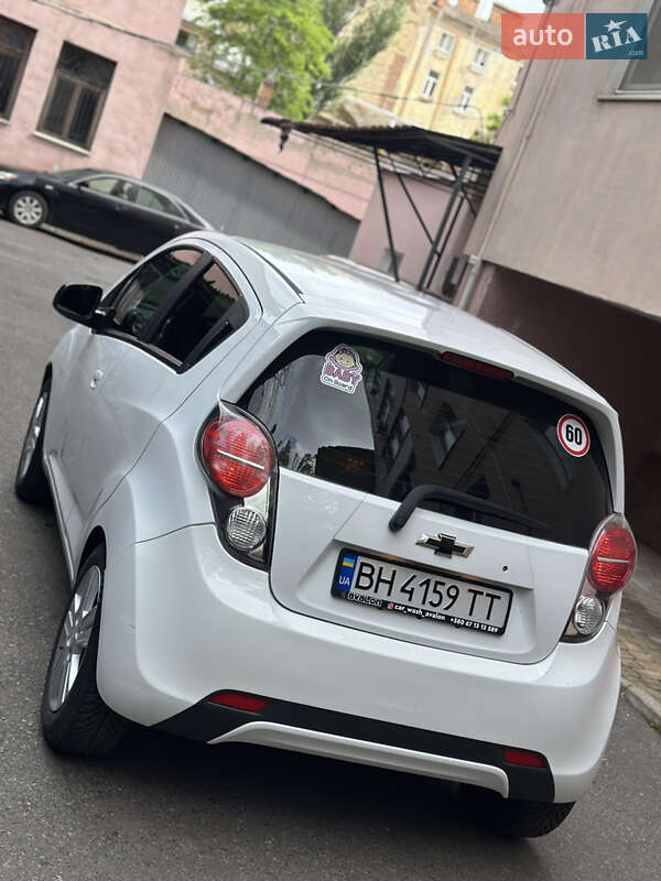 Хэтчбек Chevrolet Spark 2012 в Одессе