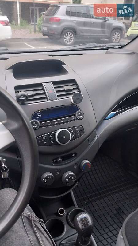 Хэтчбек Chevrolet Spark 2010 в Вишневом фото 11 Хэтчбек Chevrolet Spark 2010 в Вишневом