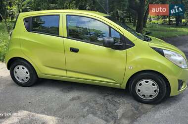 Хэтчбек Chevrolet Spark 2012 в 
