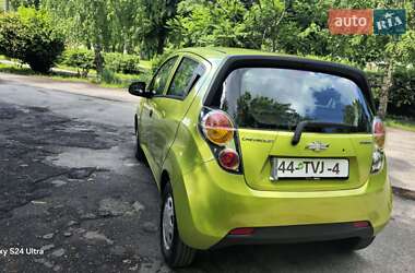 Хэтчбек Chevrolet Spark 2012 в 