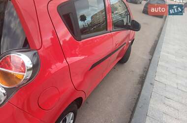 Хэтчбек Chevrolet Spark 2010 в 