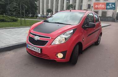 Хэтчбек Chevrolet Spark 2010 в 