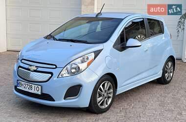 Хэтчбек Chevrolet Spark 2015 в 