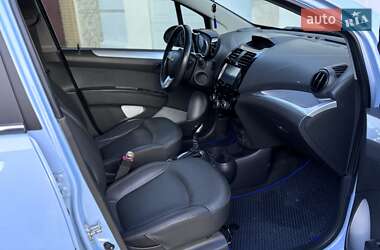 Хэтчбек Chevrolet Spark 2015 в 