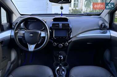 Хэтчбек Chevrolet Spark 2015 в 