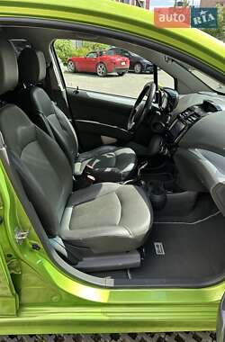 Хэтчбек Chevrolet Spark 2015 в 