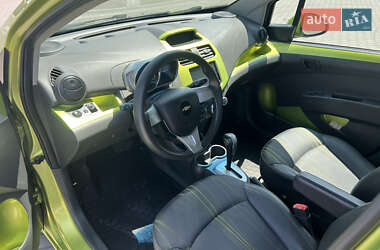 Хэтчбек Chevrolet Spark 2013 в 