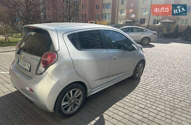 Хэтчбек Chevrolet Spark 2015 в 