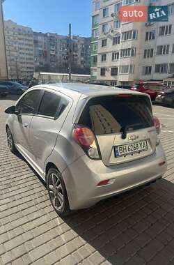 Хэтчбек Chevrolet Spark 2015 в 