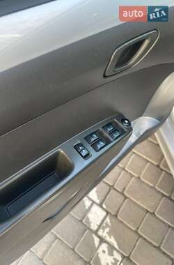 Хэтчбек Chevrolet Spark 2015 в 
