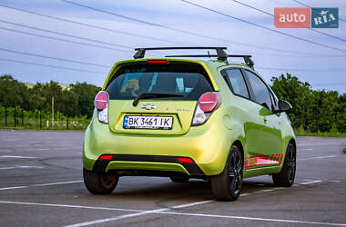 Хэтчбек Chevrolet Spark 2012 в 