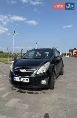 Хэтчбек Chevrolet Spark 2012 в 