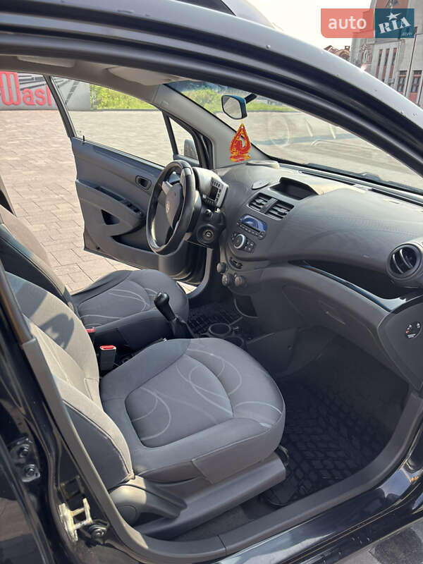 Хетчбек Chevrolet Spark 2012 в Хусті