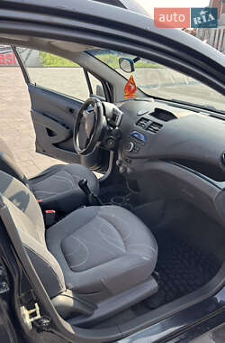 Хэтчбек Chevrolet Spark 2012 в 