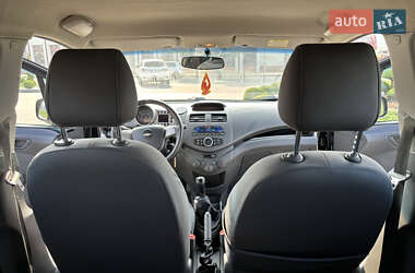 Хэтчбек Chevrolet Spark 2012 в 