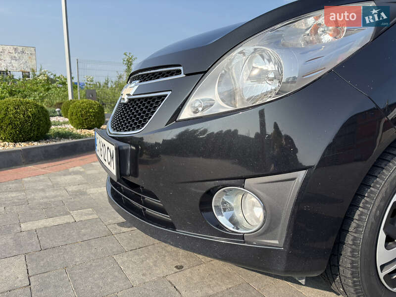 Хетчбек Chevrolet Spark 2012 в Хусті