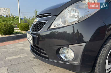 Хэтчбек Chevrolet Spark 2012 в 