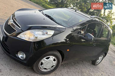 Хэтчбек Chevrolet Spark 2010 в Дубно