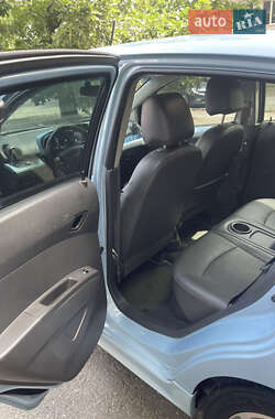 Хэтчбек Chevrolet Spark 2013 в 