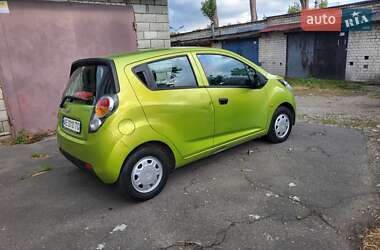 Хэтчбек Chevrolet Spark 2011 в 