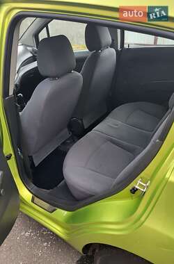 Хэтчбек Chevrolet Spark 2011 в 