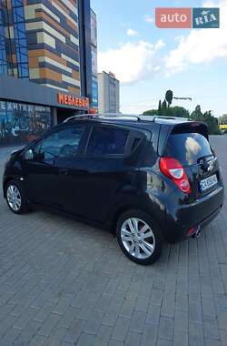 Хэтчбек Chevrolet Spark 2012 в 