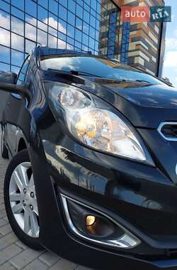 Хэтчбек Chevrolet Spark 2012 в 
