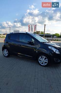 Хэтчбек Chevrolet Spark 2012 в 
