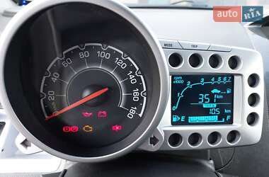 Хэтчбек Chevrolet Spark 2012 в 