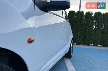Хэтчбек Chevrolet Spark 2011 в 