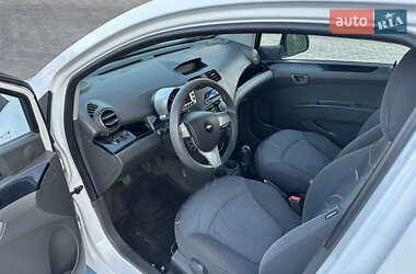 Хэтчбек Chevrolet Spark 2011 в 