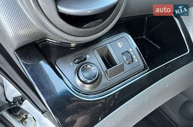 Хэтчбек Chevrolet Spark 2011 в 
