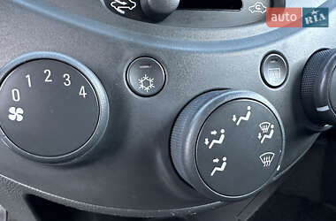 Хэтчбек Chevrolet Spark 2011 в 