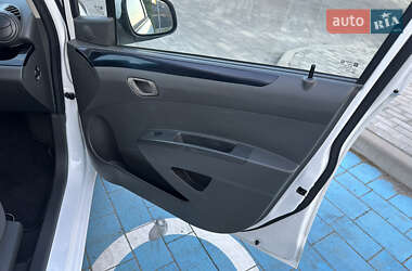 Хэтчбек Chevrolet Spark 2011 в 