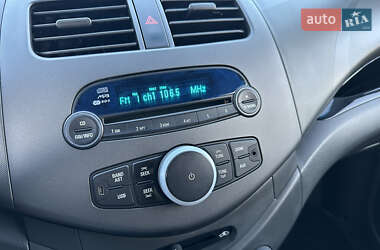 Хэтчбек Chevrolet Spark 2011 в 