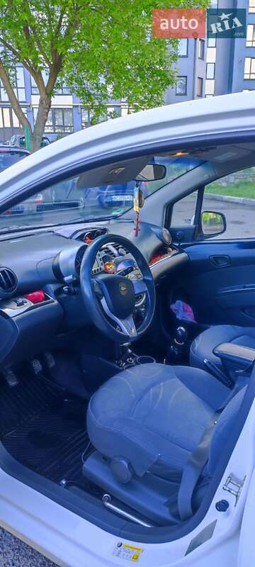Хетчбек Chevrolet Spark 2012 в Луцьку