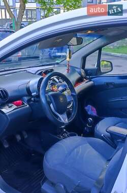 Хетчбек Chevrolet Spark 2012 в 