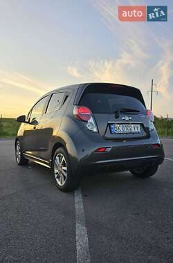 Хэтчбек Chevrolet Spark 2013 в 