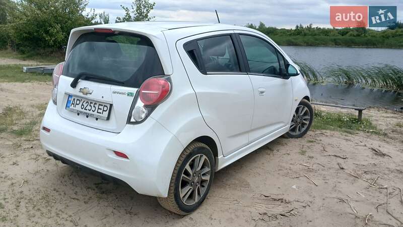 Хэтчбек Chevrolet Spark 2015 в Киеве фото 4 Хэтчбек Chevrolet Spark 2015 в Киеве