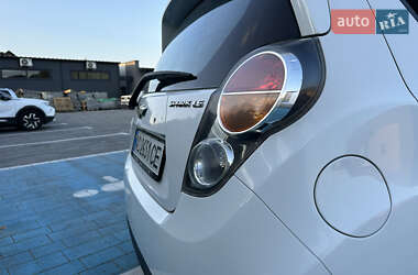 Хэтчбек Chevrolet Spark 2011 в 