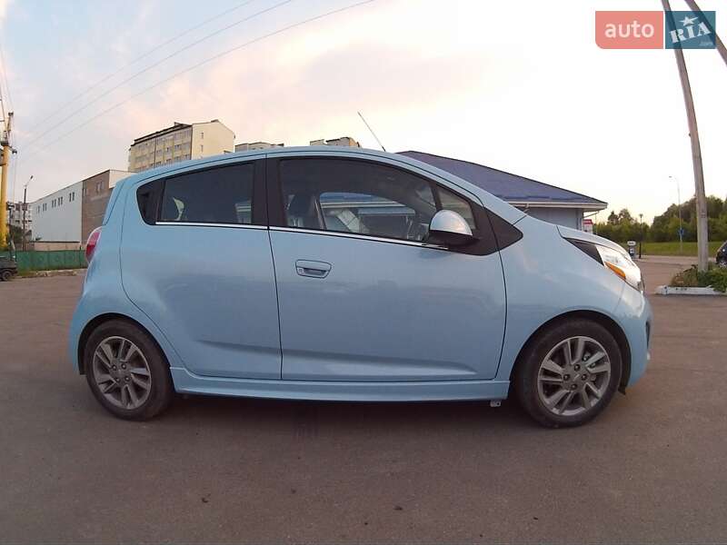 Хэтчбек Chevrolet Spark 2015 в Ивано-Франково