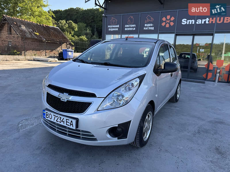 Хэтчбек Chevrolet Spark 2011 в Тернополе