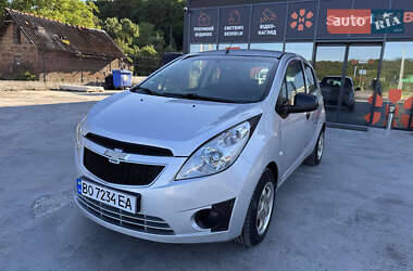 Хэтчбек Chevrolet Spark 2011 в 